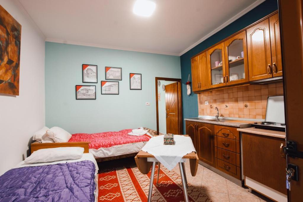 Апартаменты Bb Apartament Гирокастра Экстерьер фото