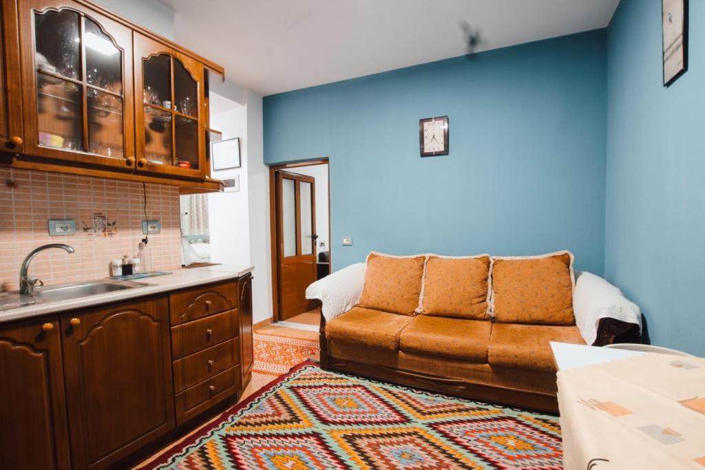 Апартаменты Bb Apartament Гирокастра Экстерьер фото